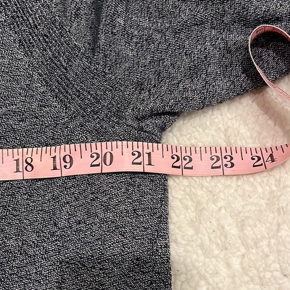 J. CREW woman’s gray linen blend boat neck sweater size large - Picture 4 of 11